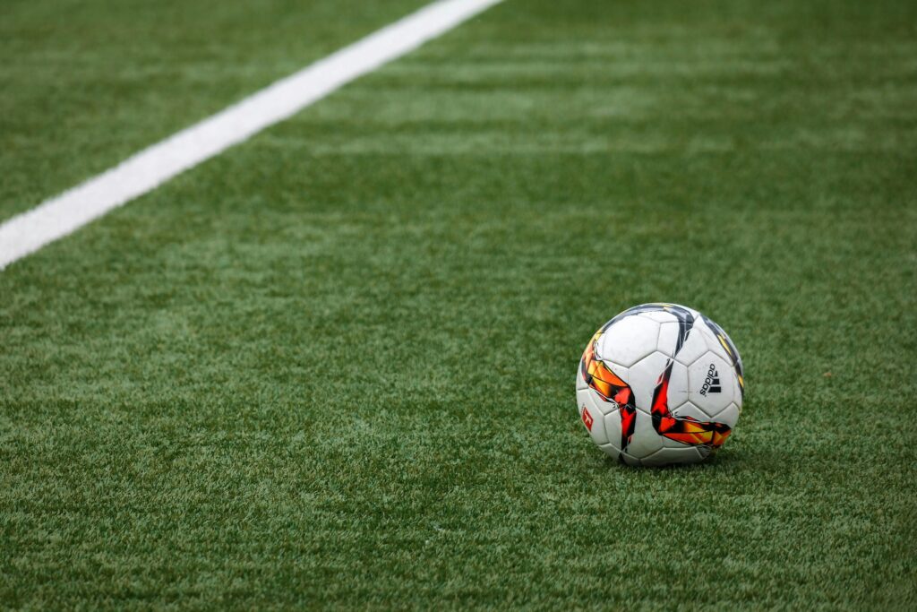 Een perfect speelveld creëren: voetbalveld aanleggen met oog voor detail