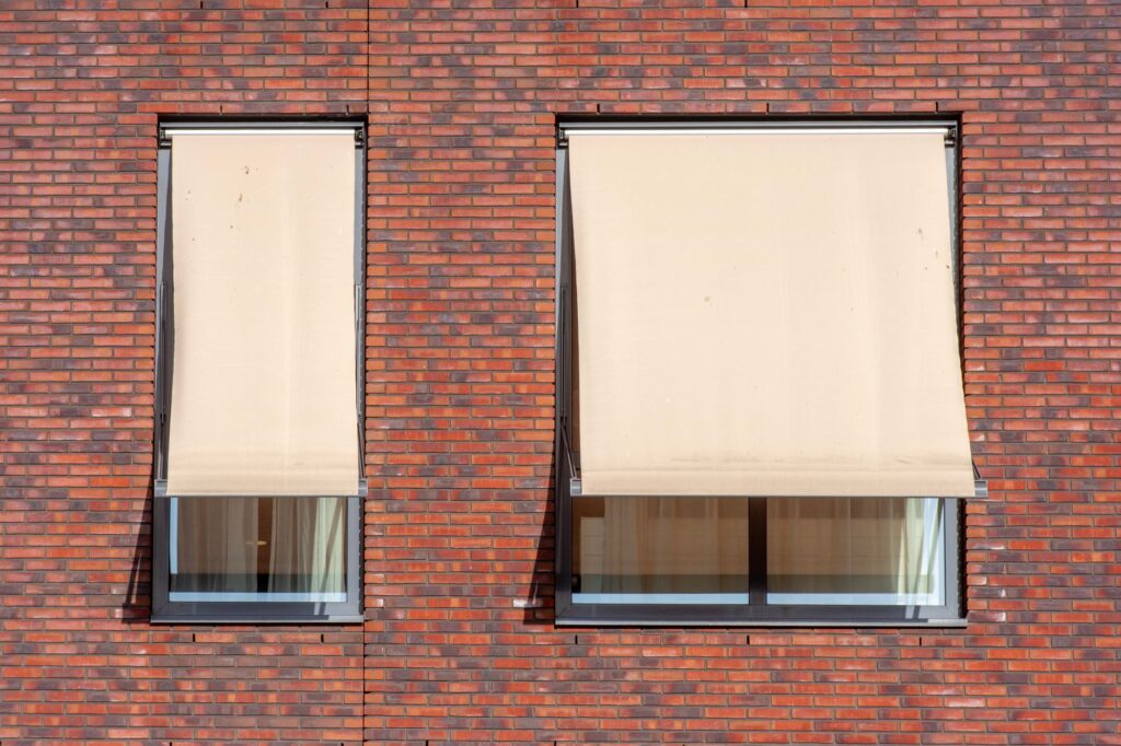 Klassieke zonwering als stijlvolle blikvanger voor je woning